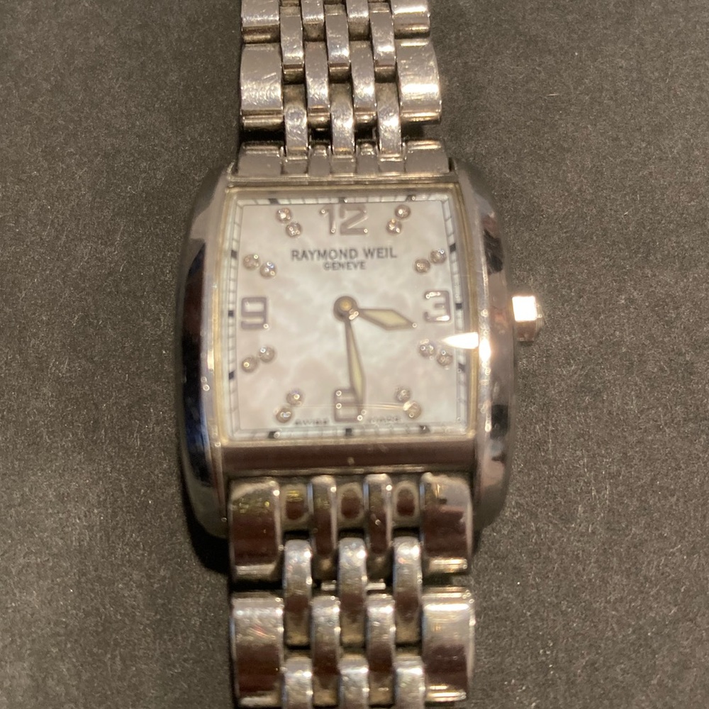 Raymond Weil Don Giovanni ladies watch with diamonds.